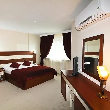 Petek Hotel