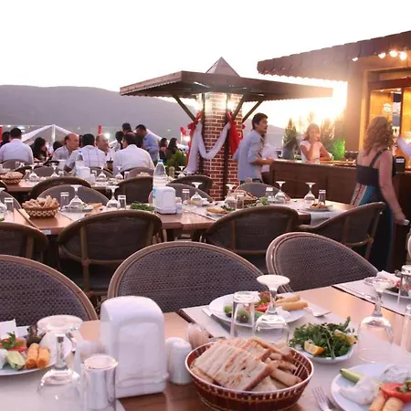Petek Hotel
