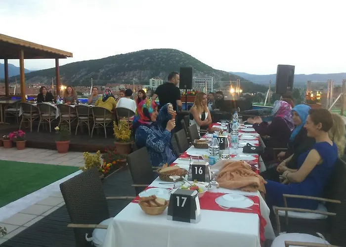 Petek 호텔 무글라